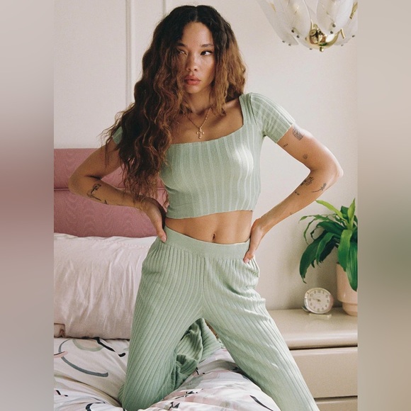 Katie Set Sage - Picture 7 of 10